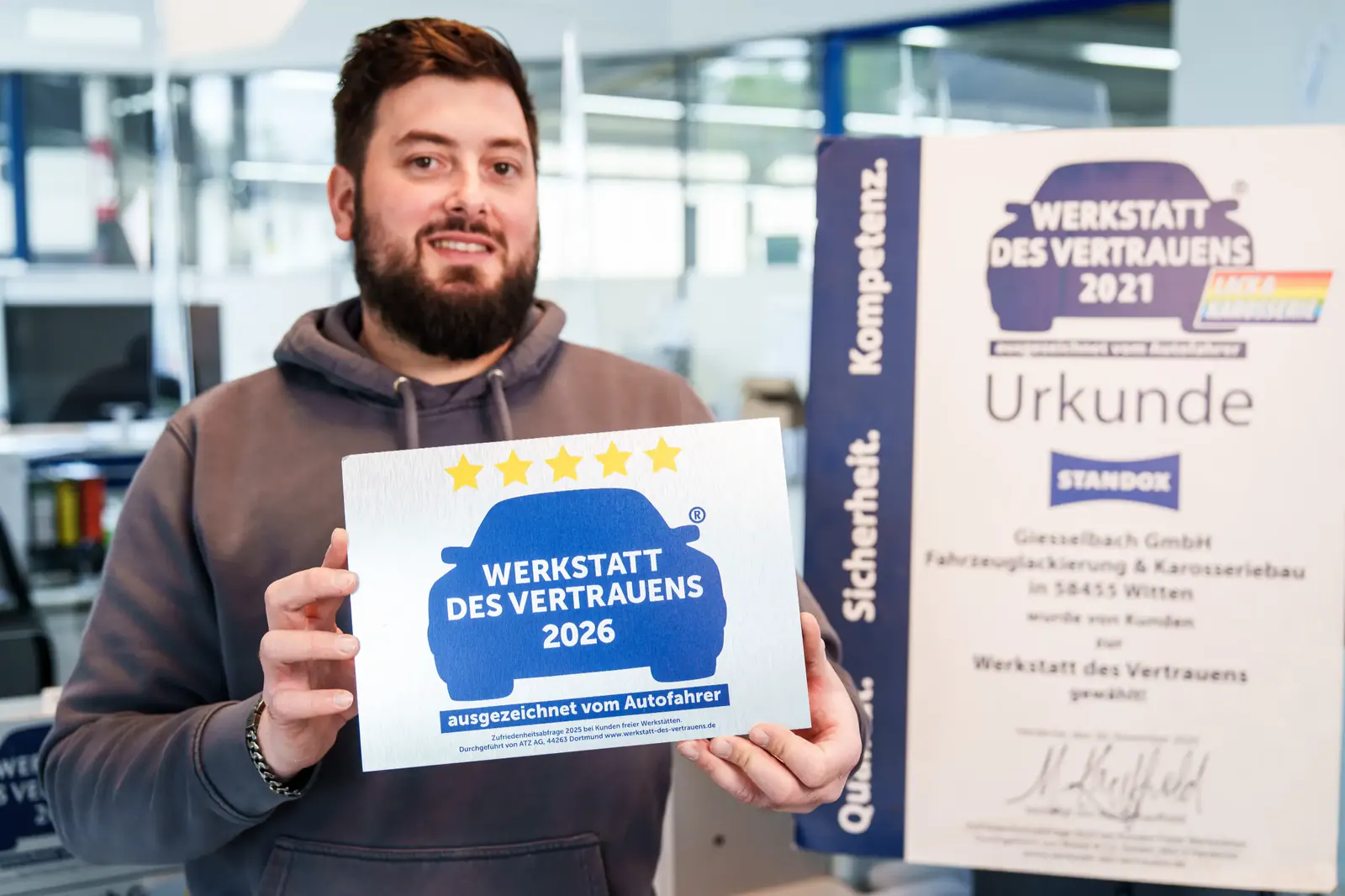 Mitarbeiter mit Auszeichnung Werkstatt des Vertrauens